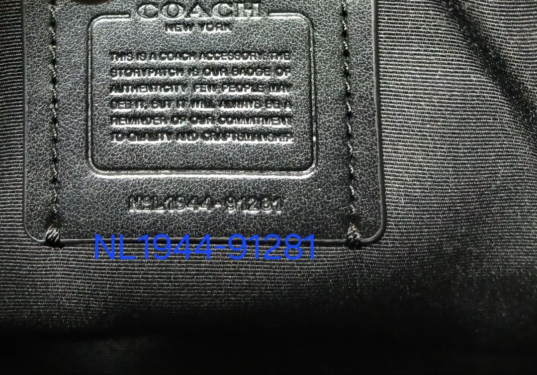 COACH ダブルジッパー バッグ　シグネチャー