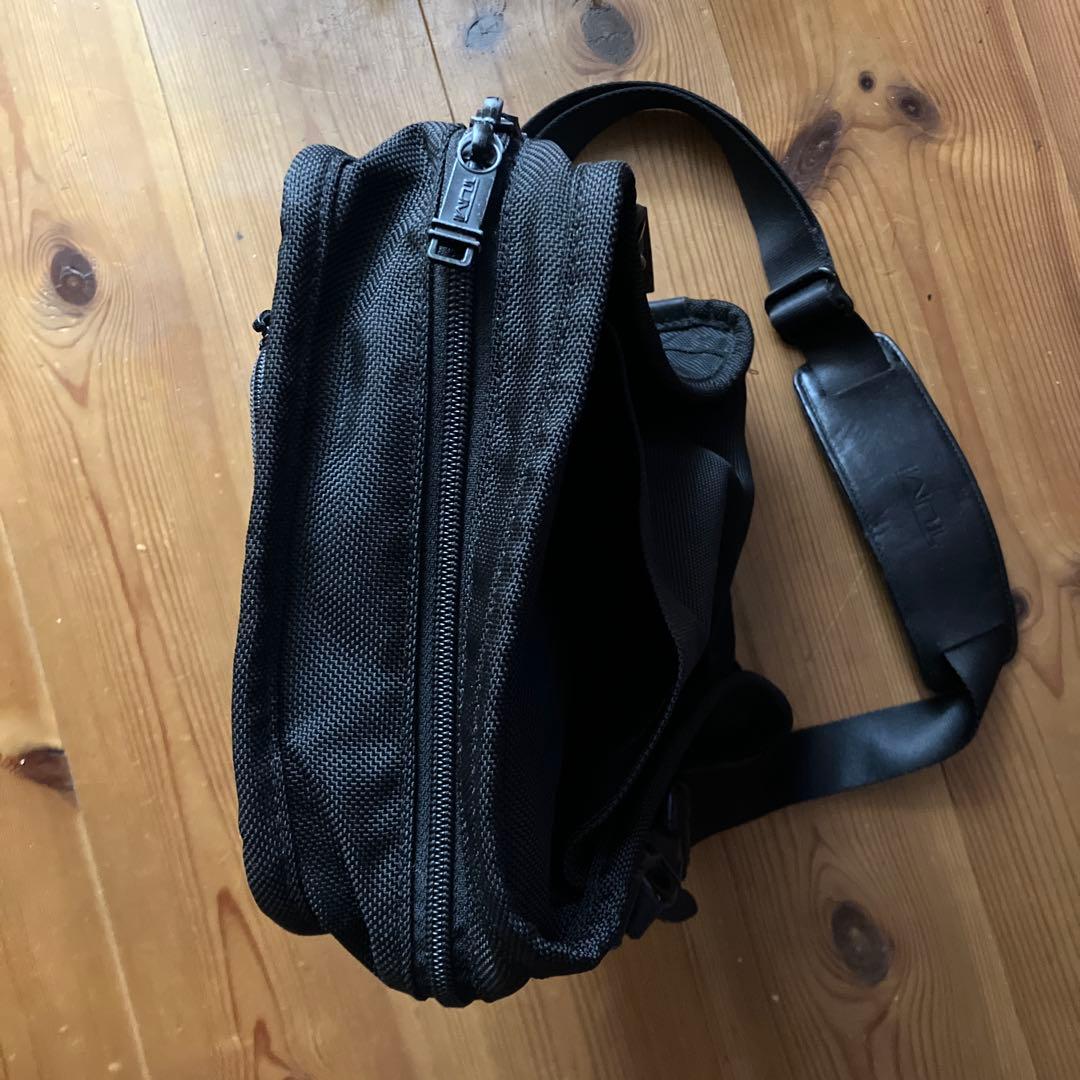 【美品】TUMI ショルダーバッグ