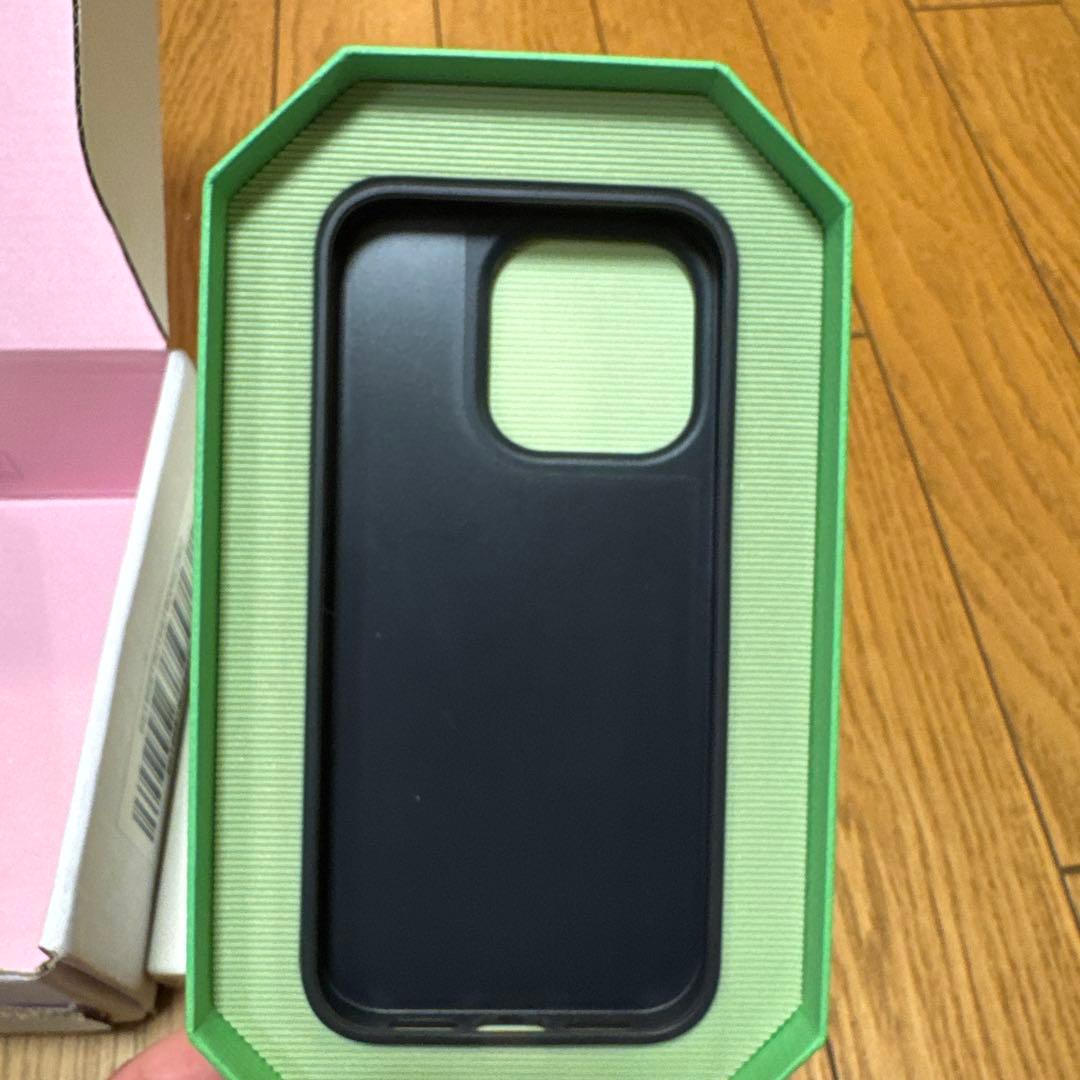 スワロフスキーiPhone15PROカバー