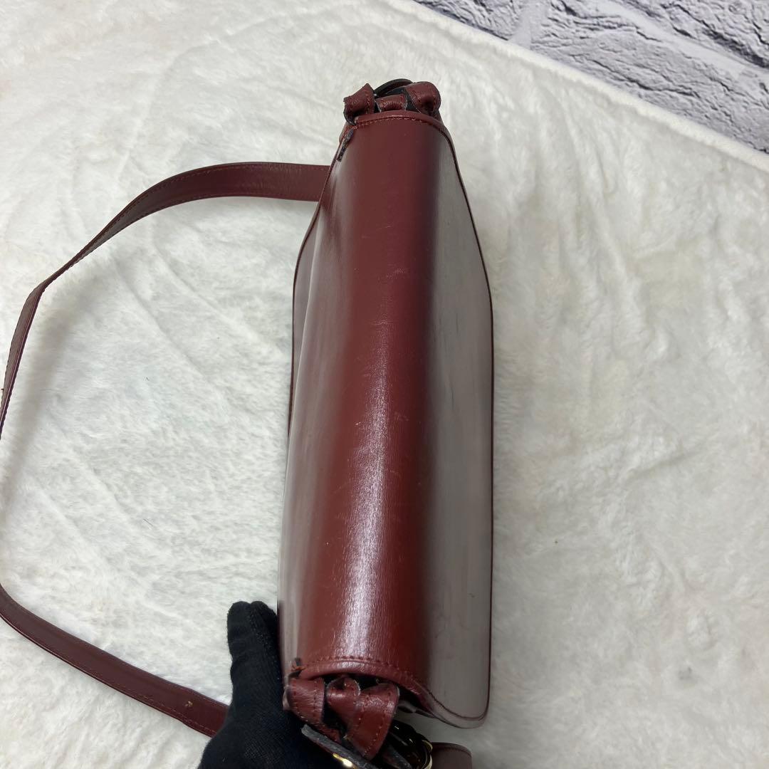 カルティエ✨マストライン 本革 レザー 斜め掛け ショルダーバッグ