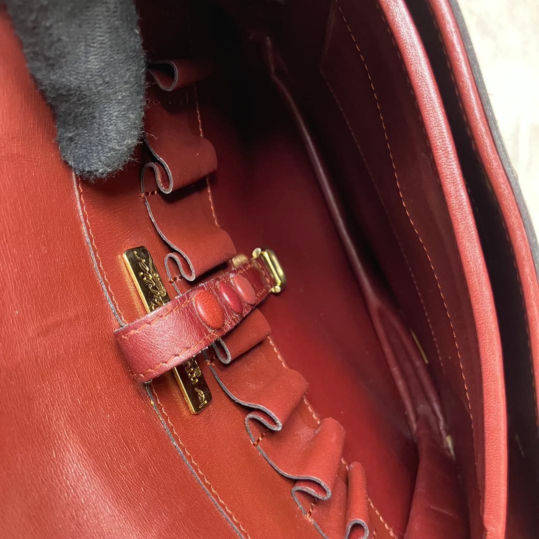 カルティエ✨マストライン 本革 レザー 斜め掛け ショルダーバッグ