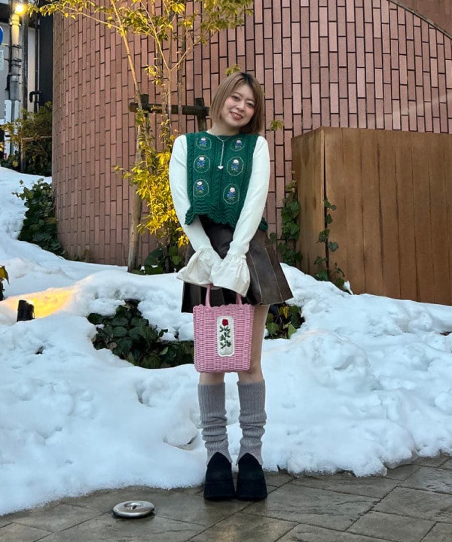 beams ビームス　RURU MARY'S ルルメリー　手刺繍のニットベスト