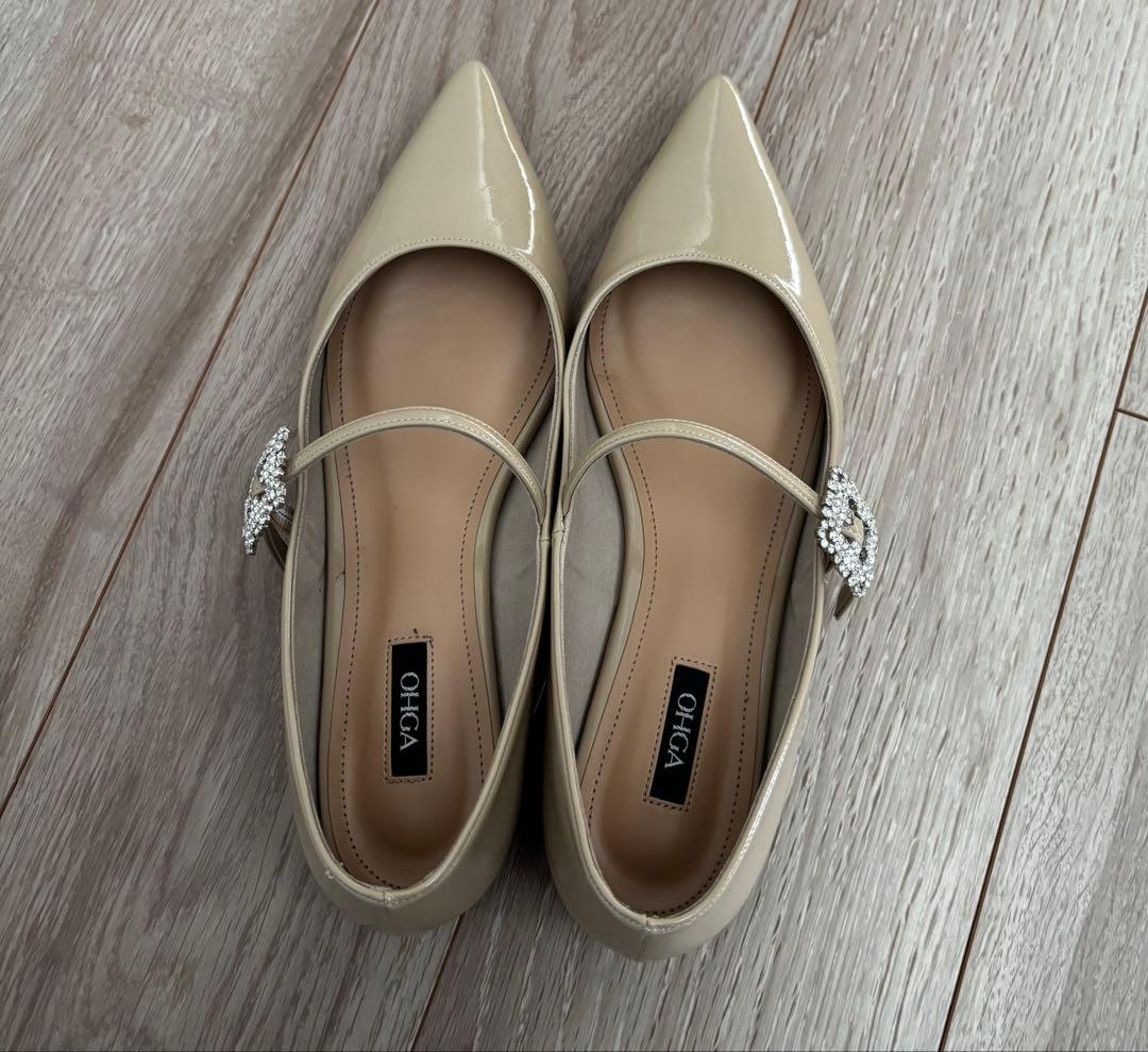 OHGA エナメル ビジューパンプス ベージュ 24.5