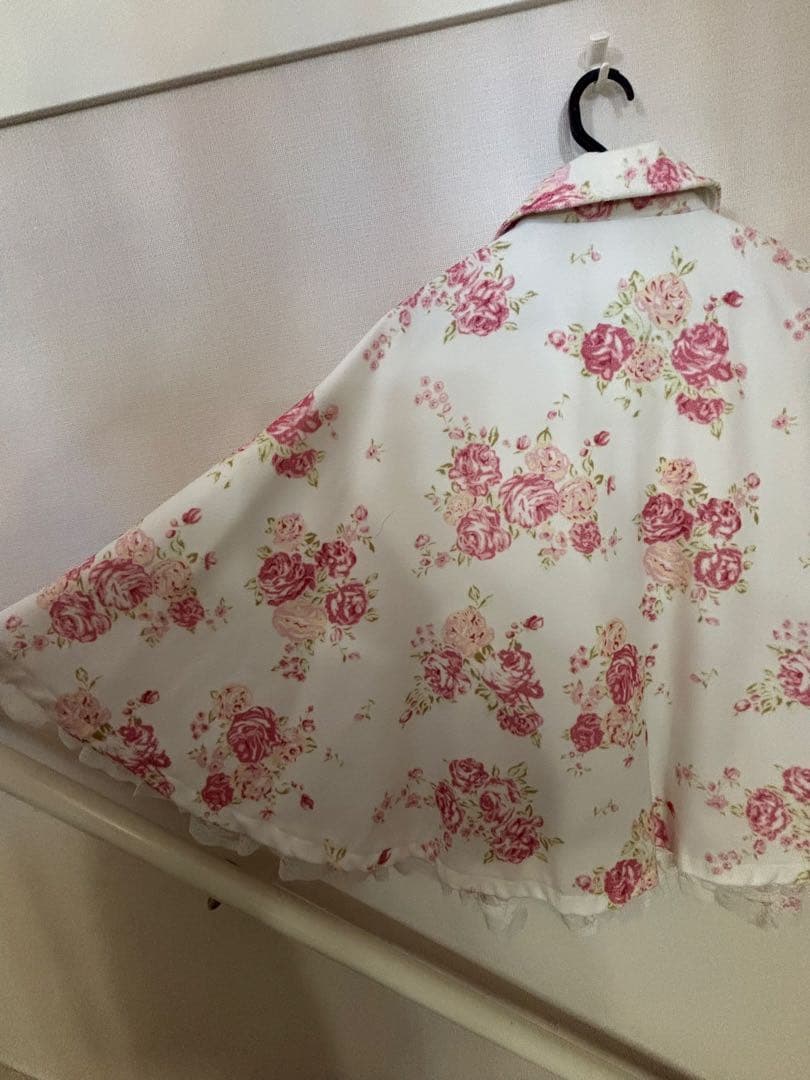 フラワー柄リボン付きポンチョ