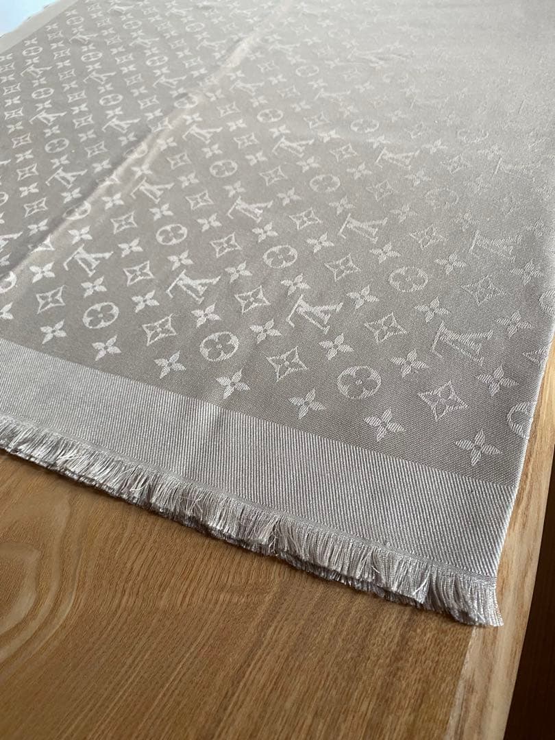 LOUIS VUITTON モノグラム シャイン　ストール