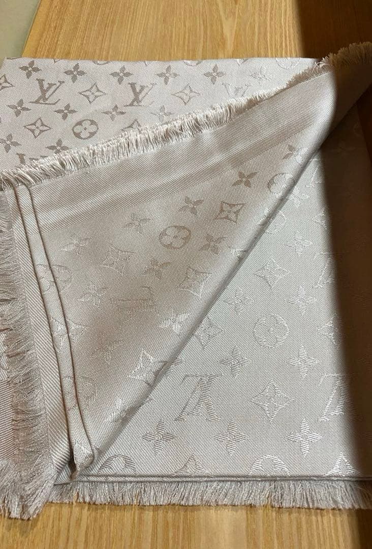 LOUIS VUITTON モノグラム シャイン　ストール