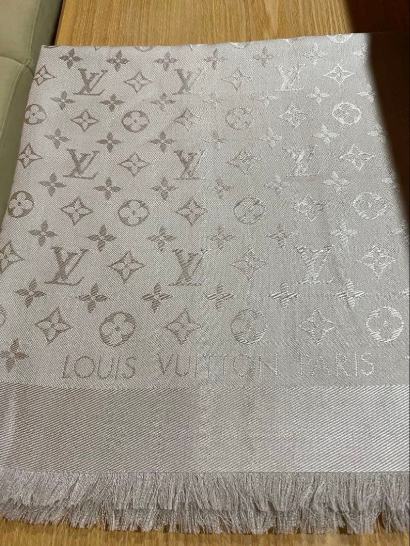 LOUIS VUITTON モノグラム シャイン　ストール
