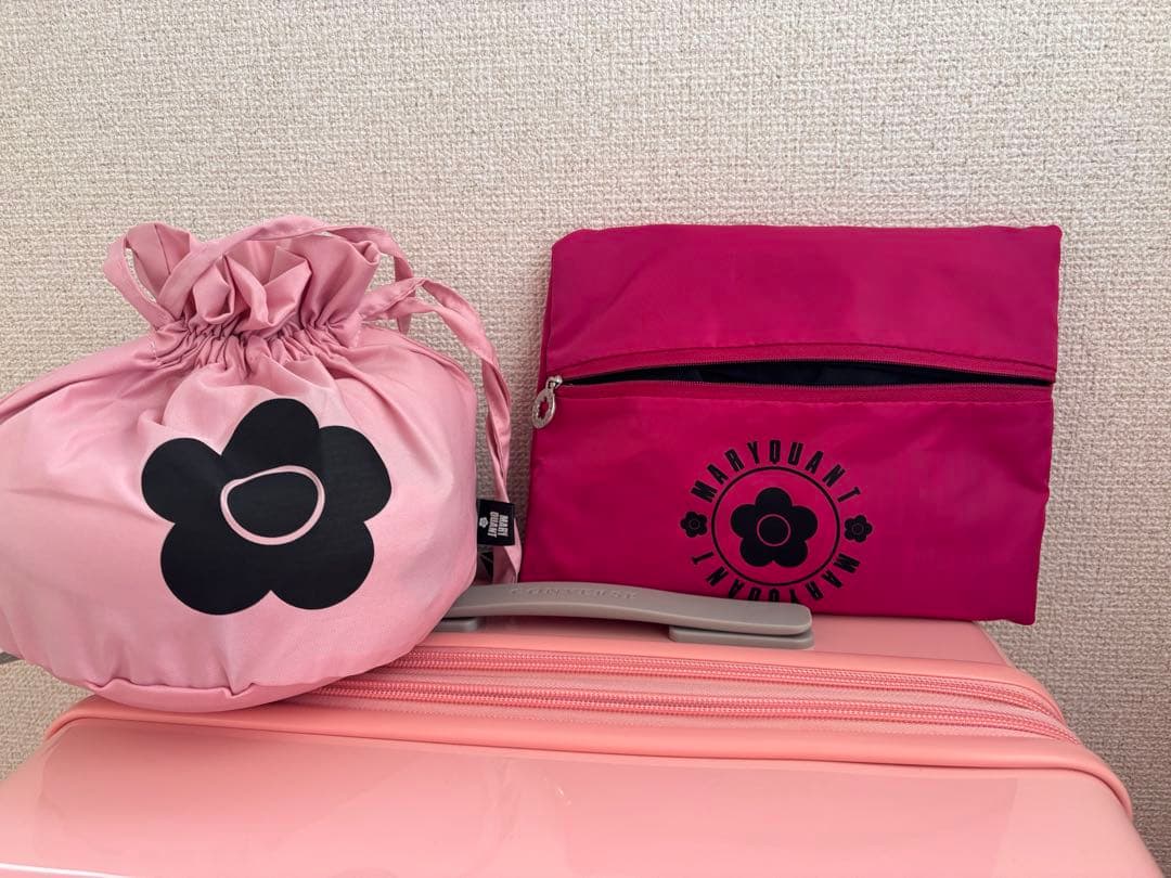 CONVERSE ピンク キャリーケース マリークヮント枕付き