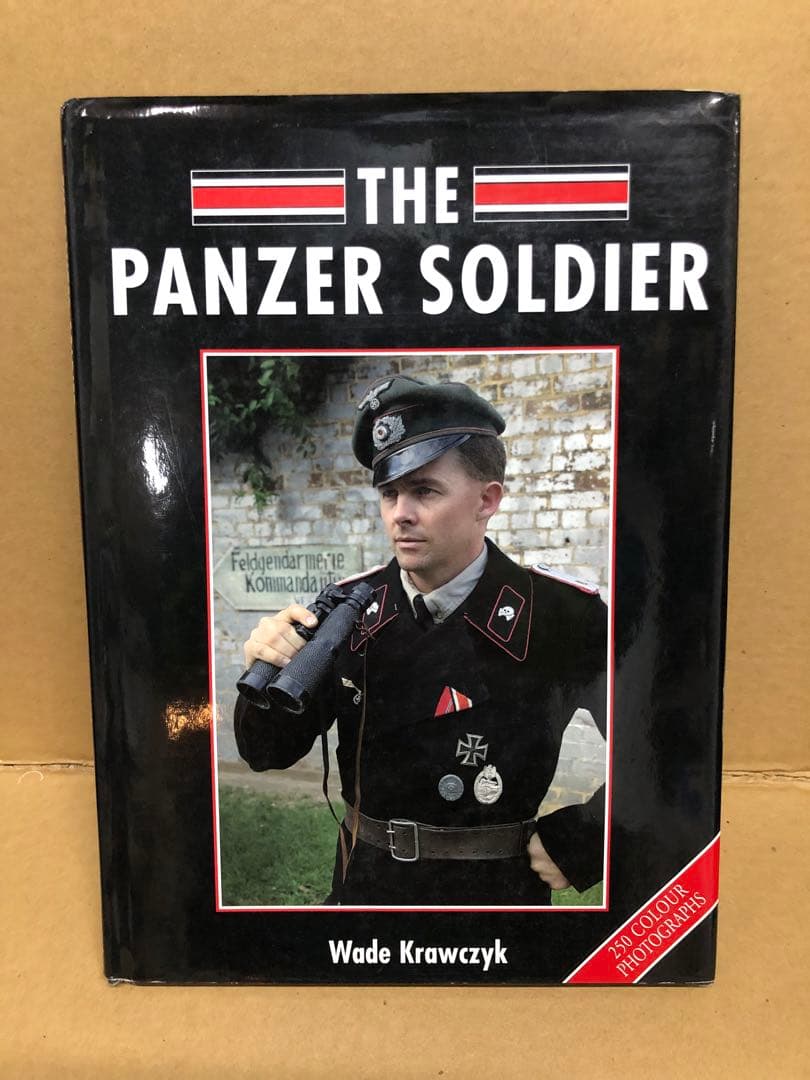 THE PANZER SOLDIER ドイツ軍装甲兵の専門書　洋書