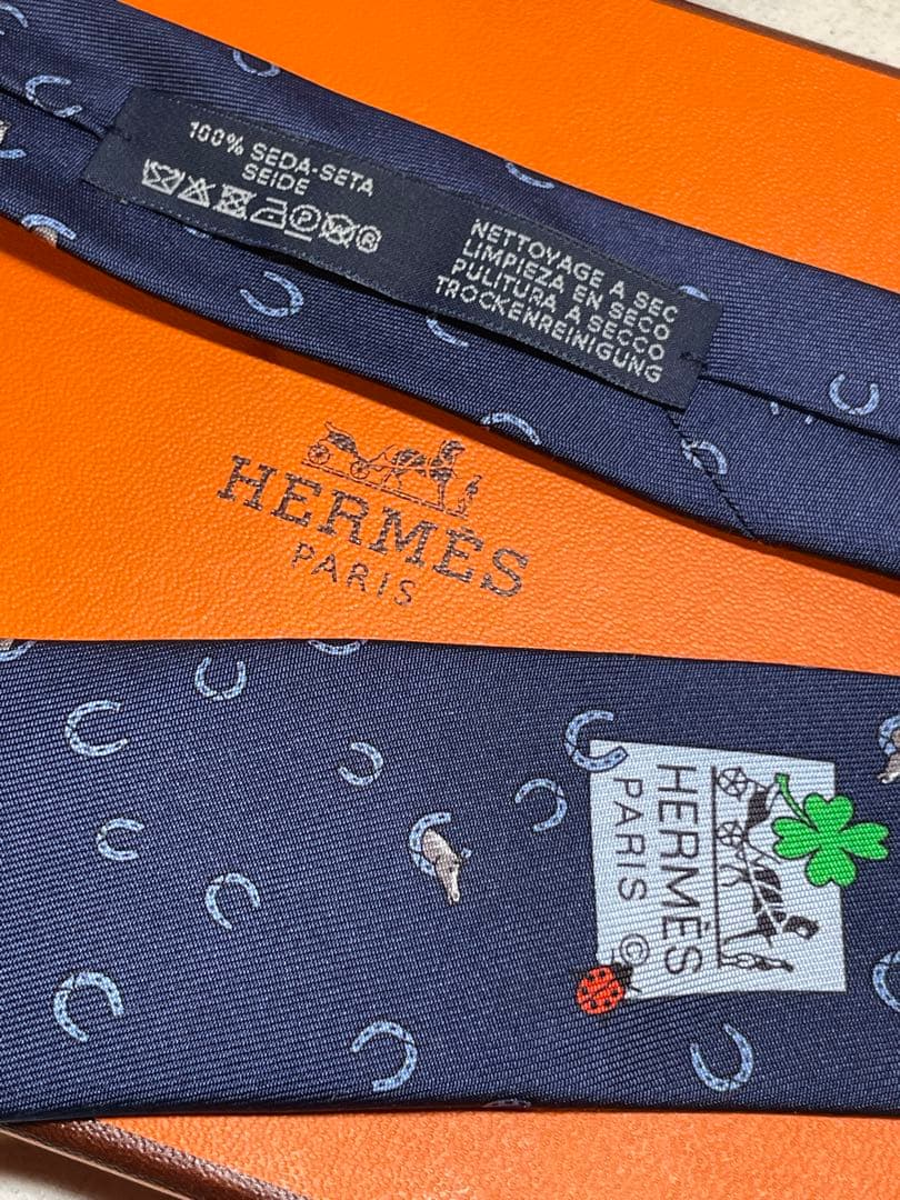 【新品未使用】HERMES ネイビー 馬の蹄模様 ネクタイ　成人式向け