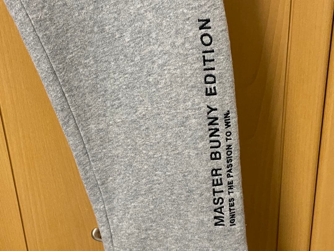 MASTER BUNNY EDITION スウェットパンツ グレー　サイズ4