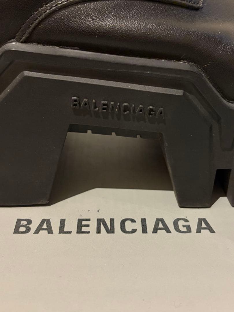 BALENCIAGA　厚底ブーツ
