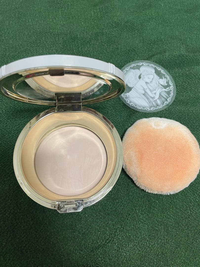 カネボウ　2024年限定ミラノコレクション　フェイスパウダー　使用品と未使用