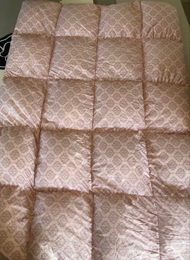 西川のペイズリー柄 ピンク 掛け布団マザーグースダウン使用（シングルサイズ）