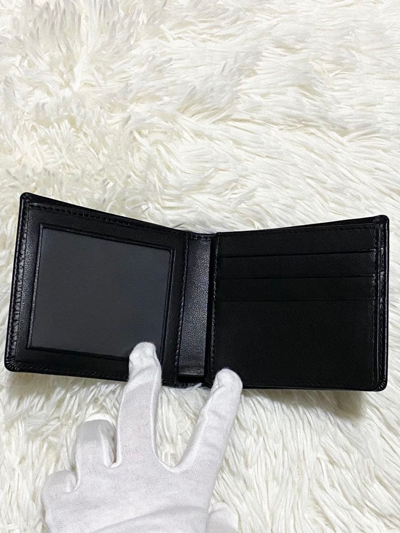 大人気⭐︎ヴィヴィアンウエストウッド 二つ折財布