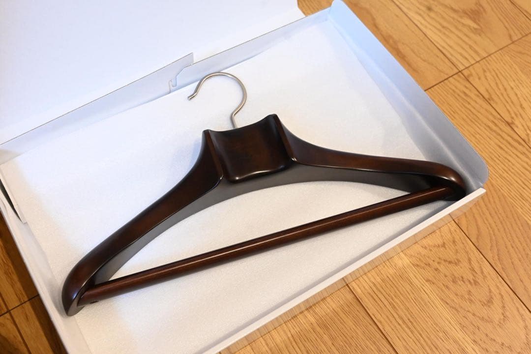 ナカタハンガー　木製ジャケットハンガー AUT-02