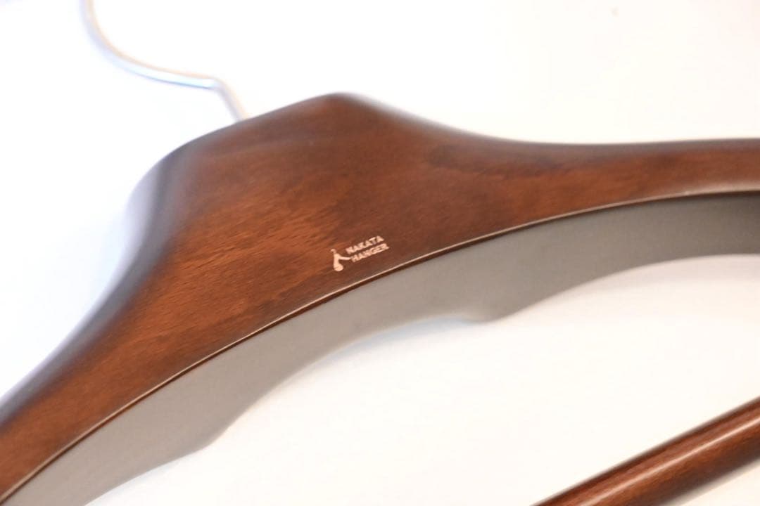 ナカタハンガー　木製ジャケットハンガー AUT-02