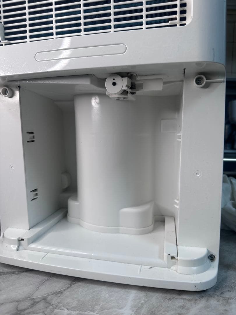 17】アイリスオーヤマ　衣類乾燥除湿機　IJC-H140