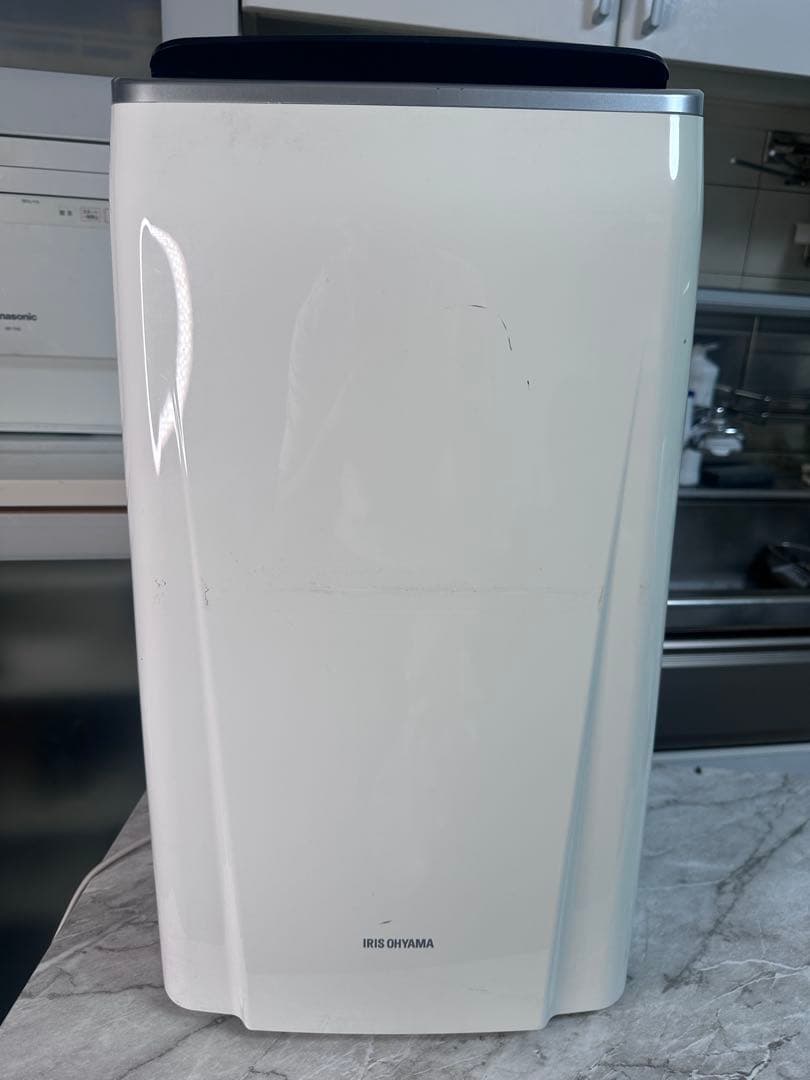 17】アイリスオーヤマ　衣類乾燥除湿機　IJC-H140