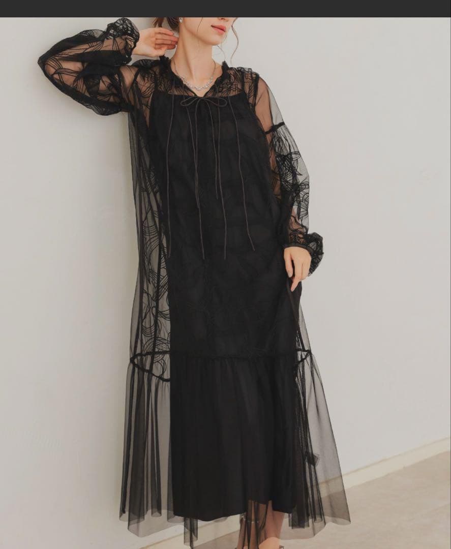 新品　Mサイズ　新作　ニアナ リボンエンブロイダリーレイヤードドレス　ブラック