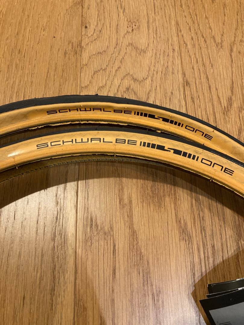 シュワルベ ワン 20インチ 28-451 タンカラー チューブ2本セット