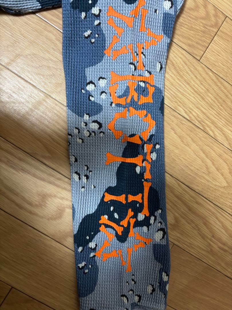 トップス Bott bones camo thermal