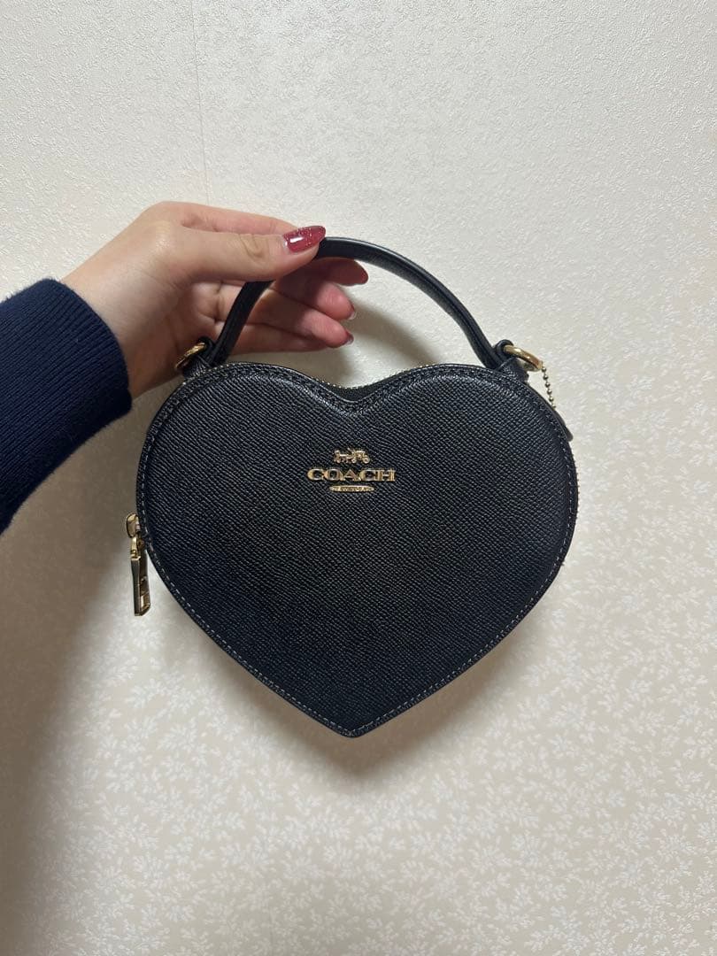 (最終値下げ) COACH ハート型ショルダーバッグ ブラック