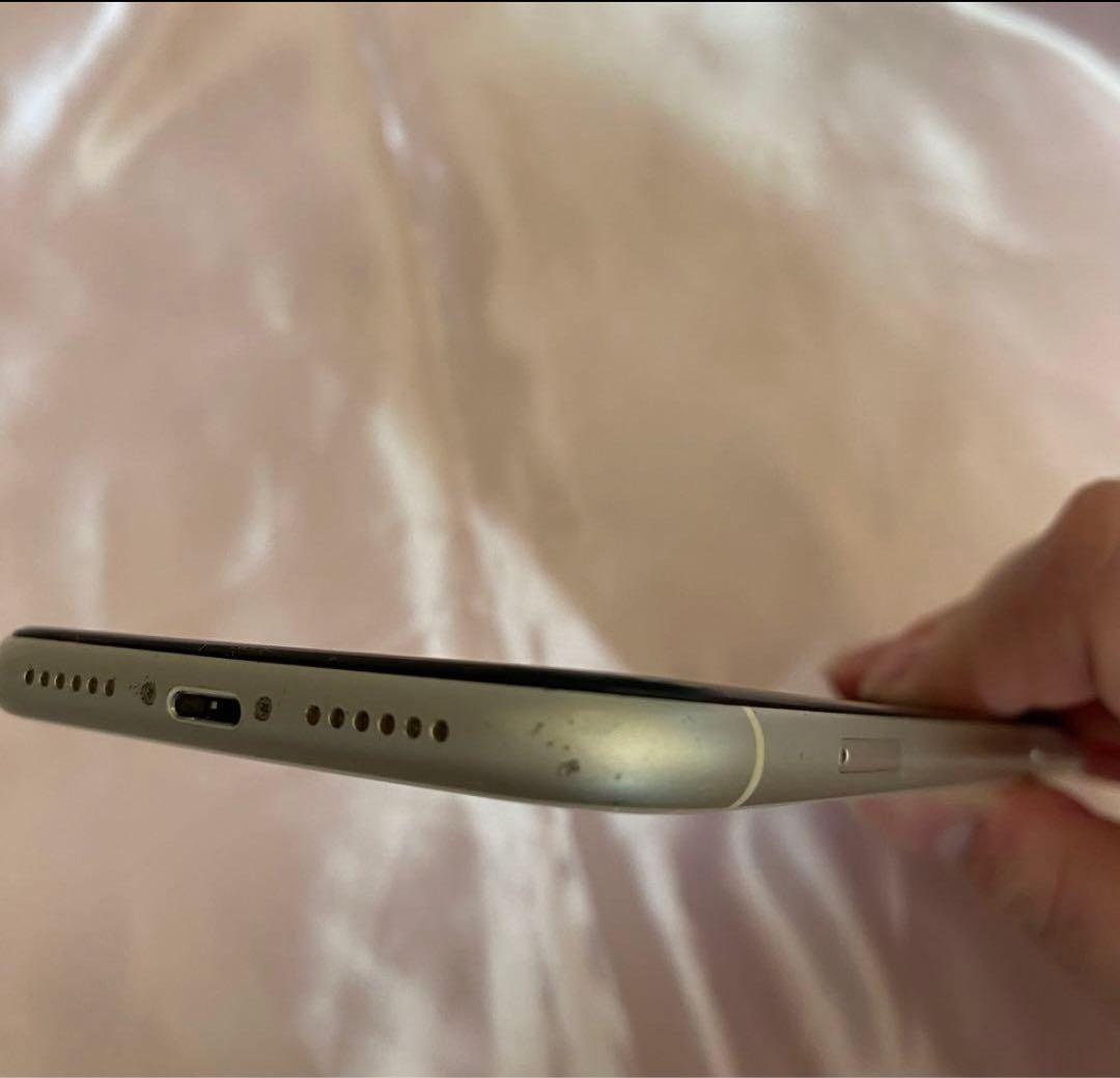 y*a様 Apple iPhone 11 ホワイト 本体