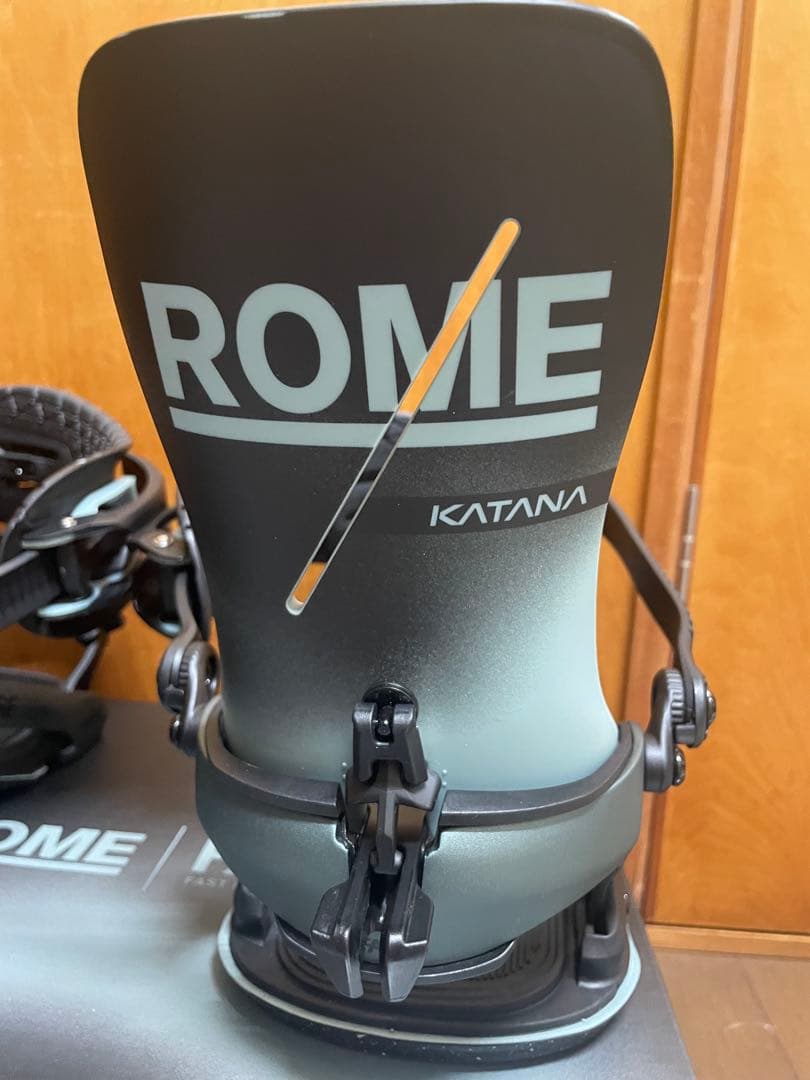 ROME KATANA AW FASE 25-26モデル