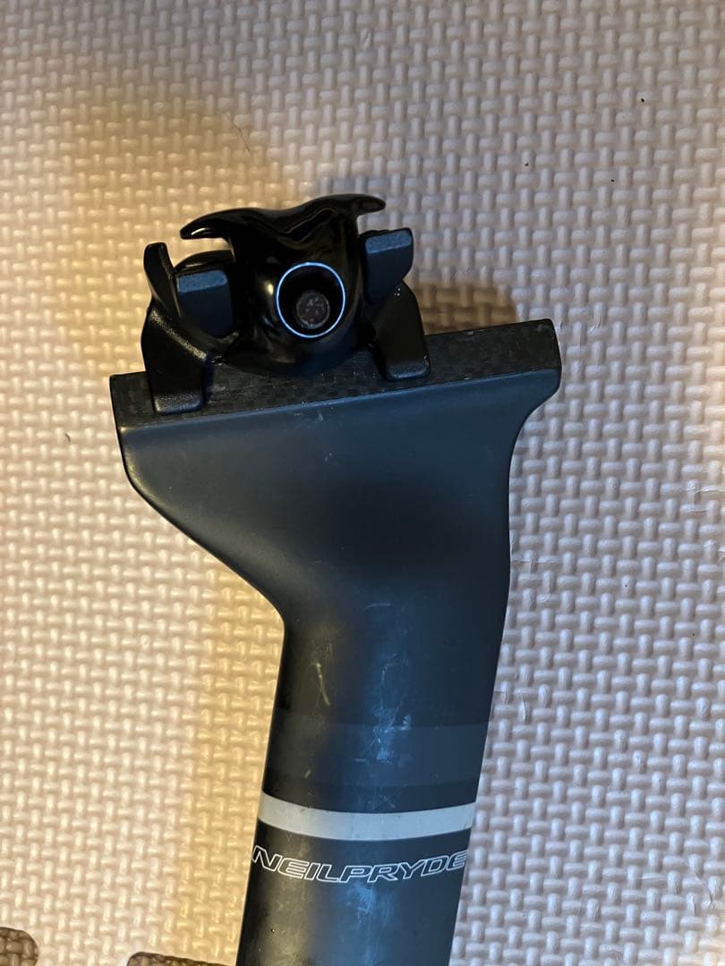 カーボンシートポスト