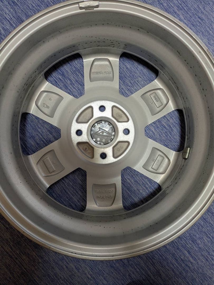 ダイハツ　タフト　アルミホイール4本セット