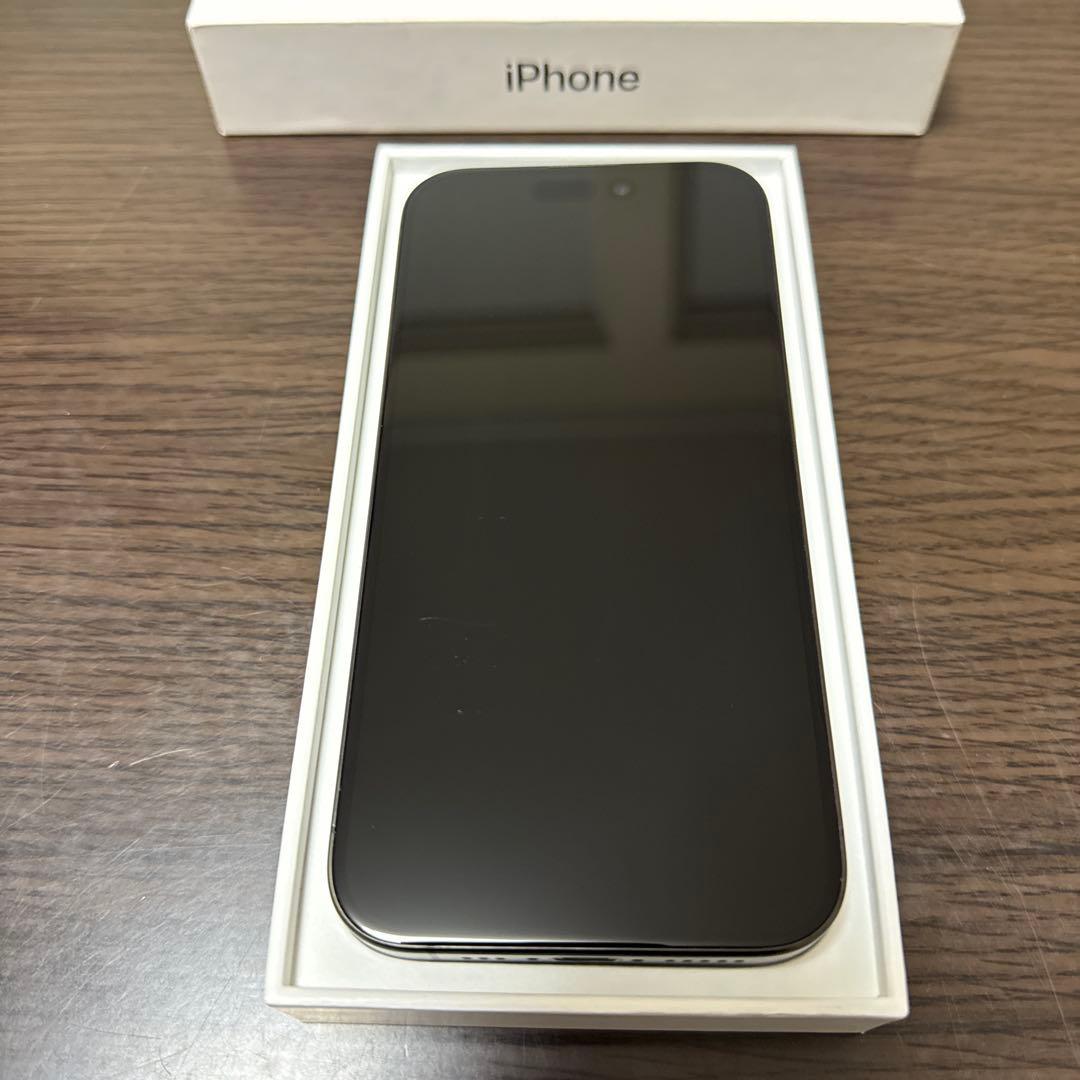 iPhone 15 Pro 本体