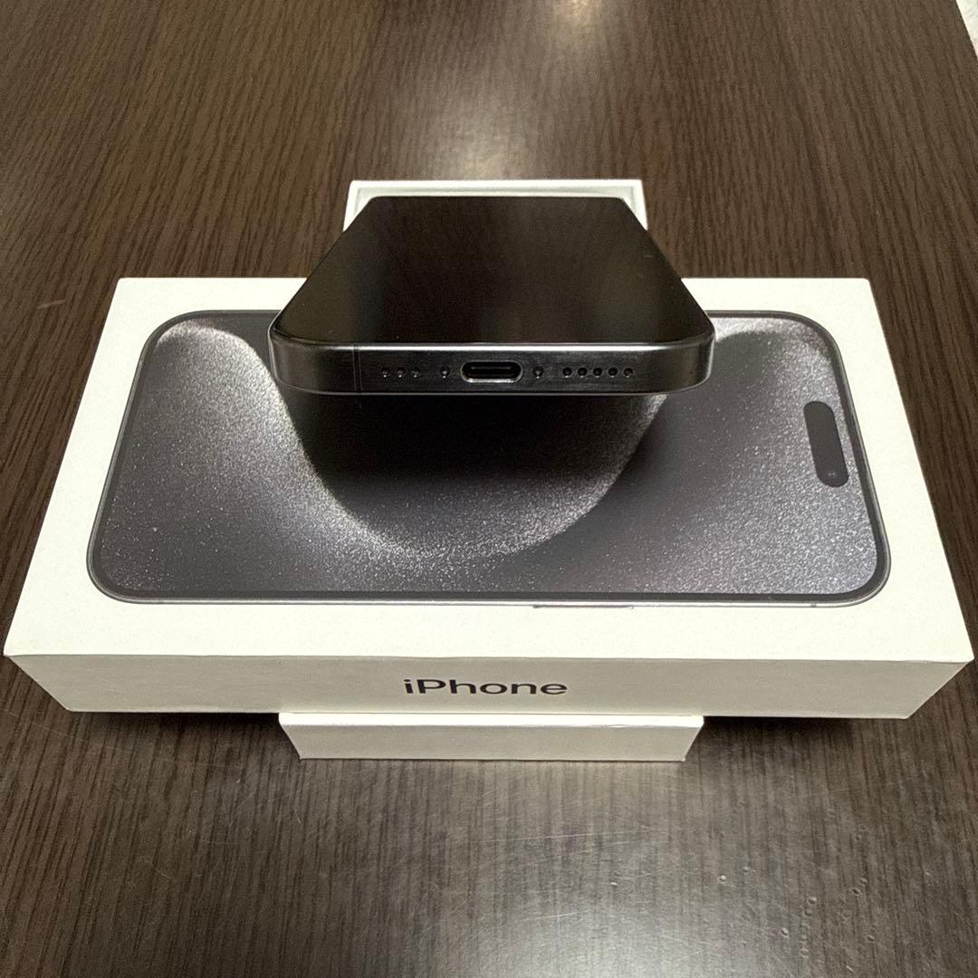 iPhone 15 Pro 本体