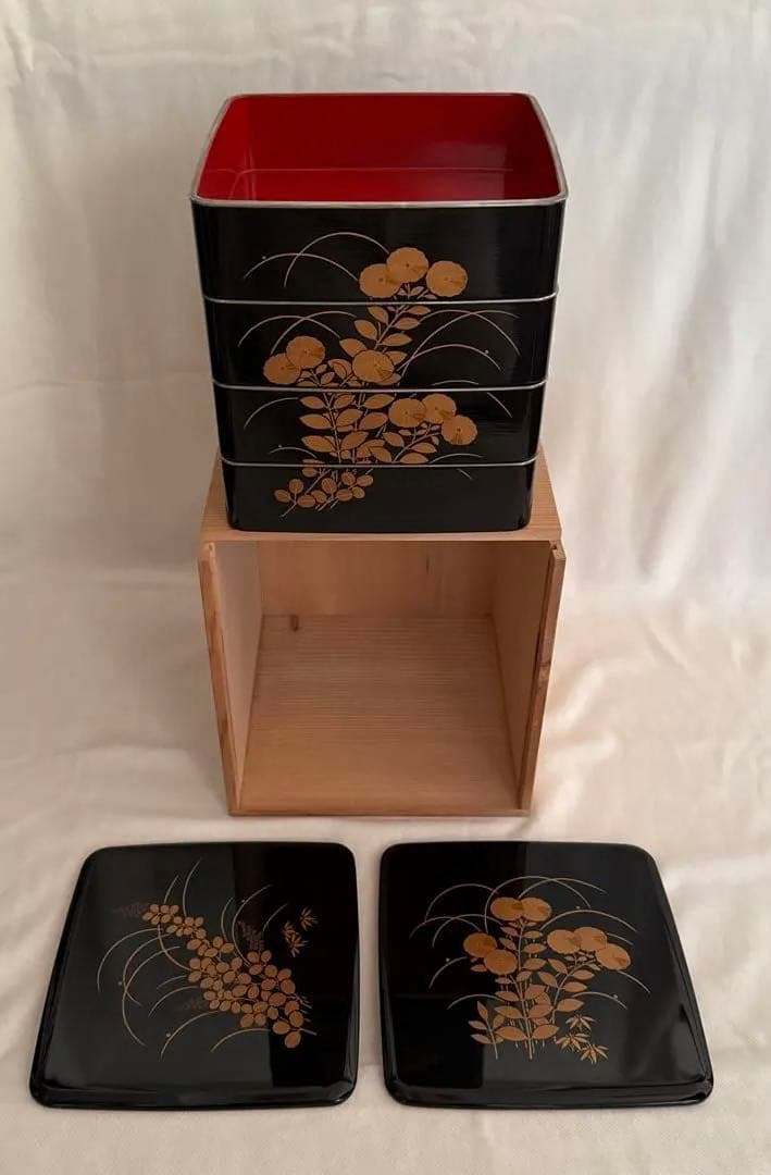木製重箱 4段 和風 銀装飾