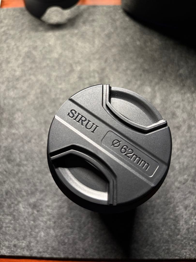 【ほぼ新品】SIRUI Aurora 35mm F1.4 Eマウント