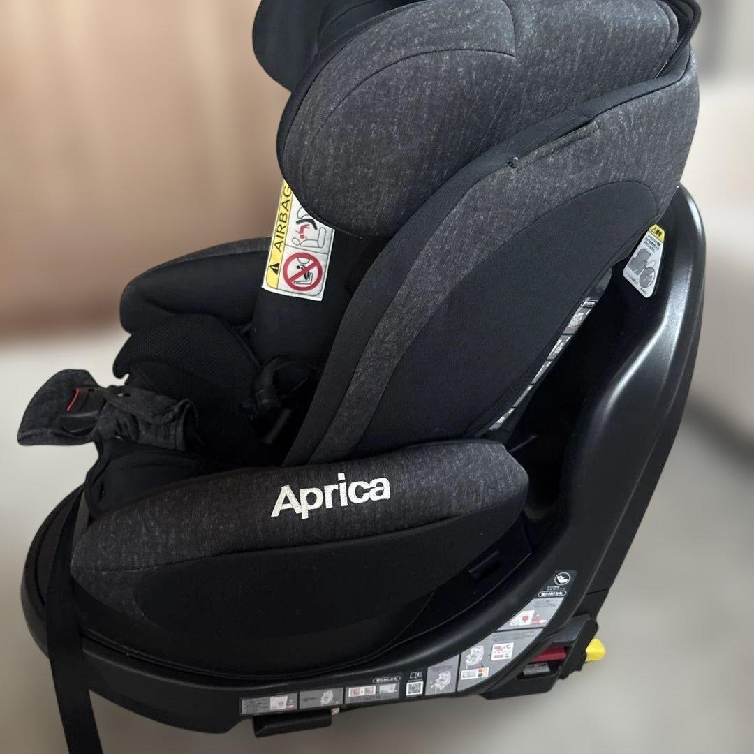 【美品】Aprica 車用チャイルドシート ブラック　ISOFIX