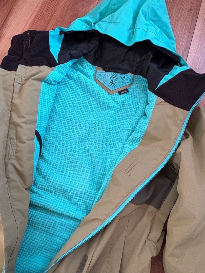 スノーボード Airblaster Sassy Beast Suit