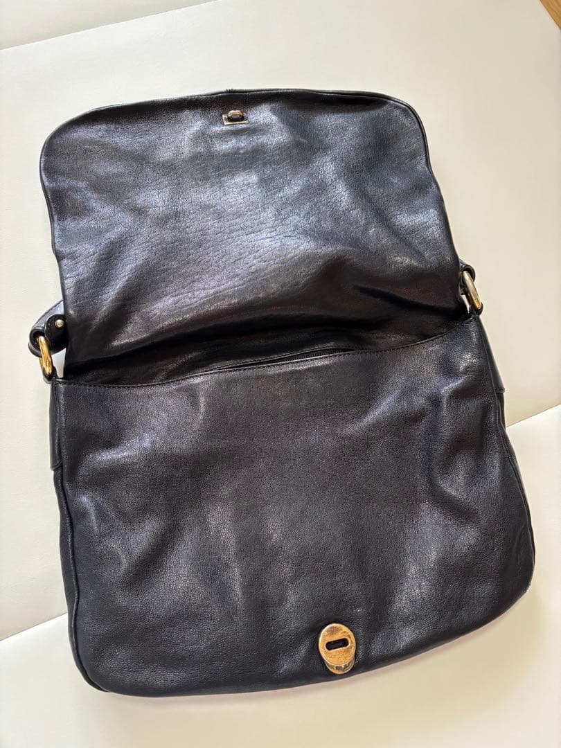 naoさま⭐︎Ferragamo フェラガモ　ヴァラブラックショルダーバッグ