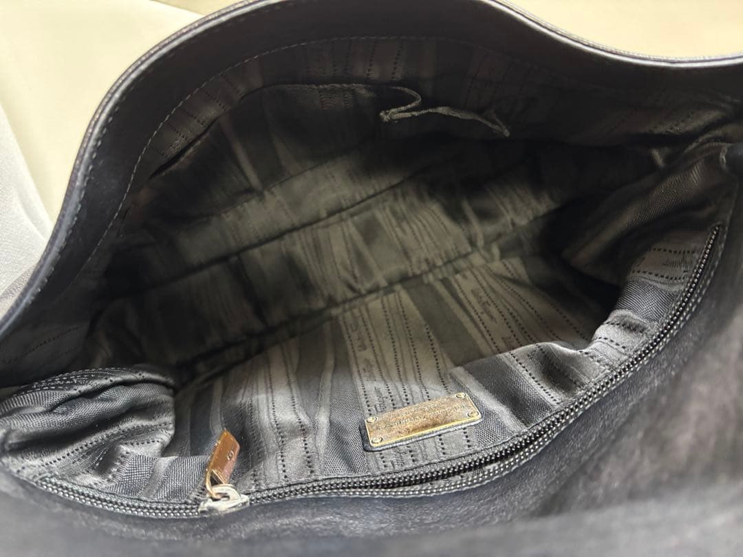 naoさま⭐︎Ferragamo フェラガモ　ヴァラブラックショルダーバッグ