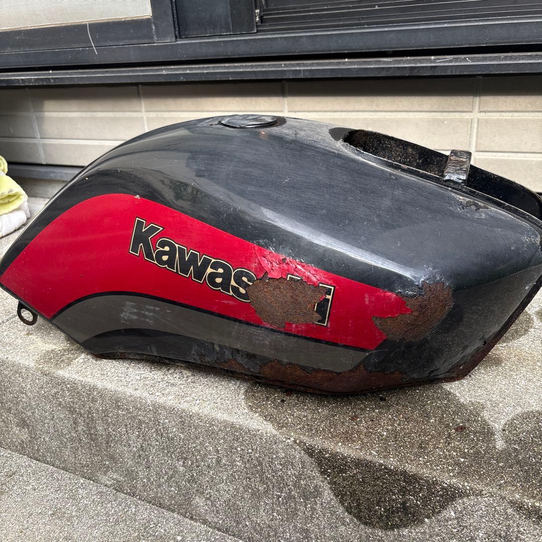 【まるポ】Kawasaki GPZ400F2 純正ガソリンタンク（赤×黒）