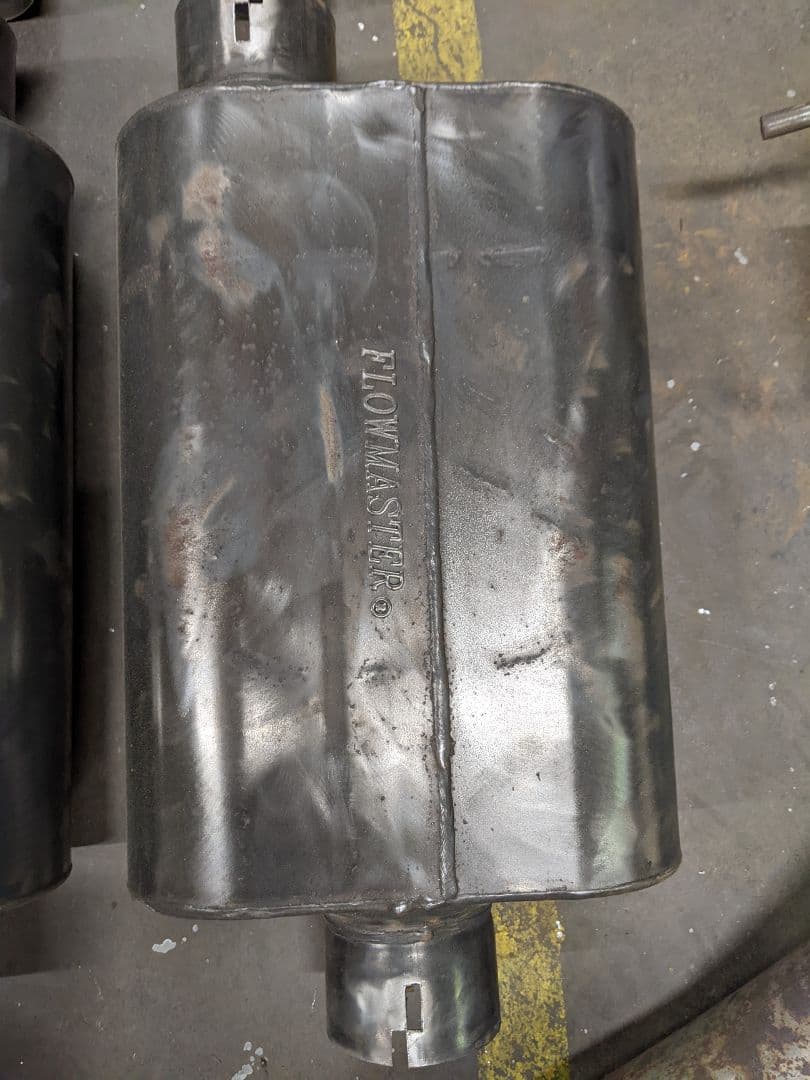 送料込み Flowmaster ダッジ チャレンジャー スキャットパック