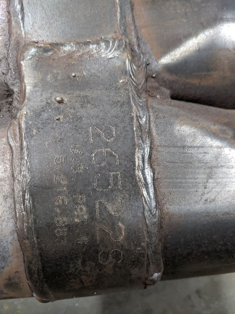 送料込み Flowmaster ダッジ チャレンジャー スキャットパック