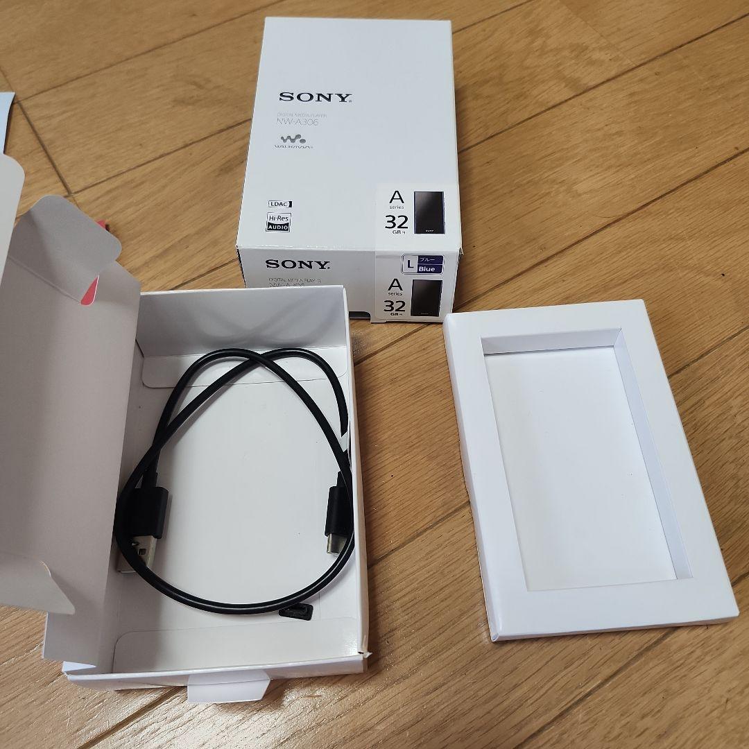SONY NW-A306 ウォークマン 32GB　純正ケース等おまけ