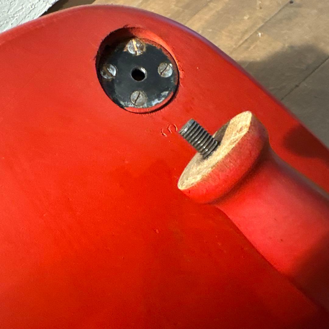 赤い木製チェア　【在庫処分価格】