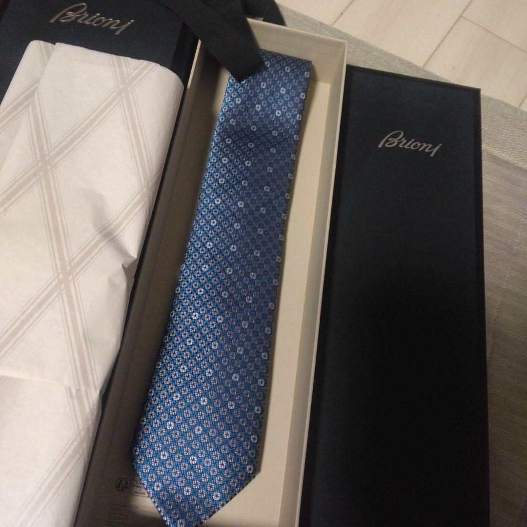 ss54000円の品　新品未使用　箱、ショッパー付き　Brioni