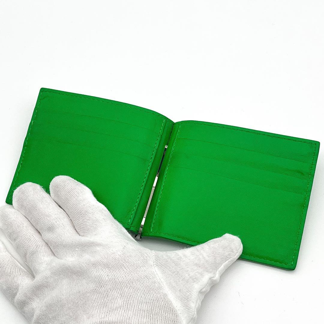 ボッテガヴェネタ【人気現行モデル】マキシイントレチャートマネークリップグリーン