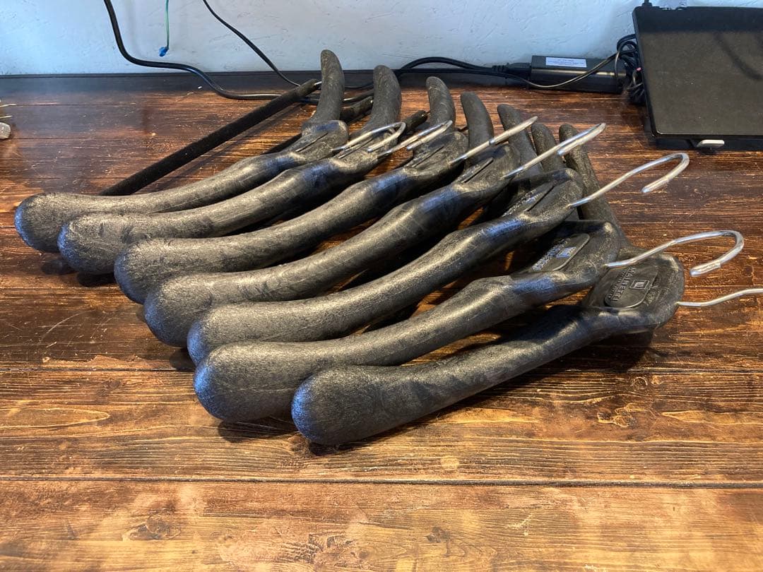 MAINETTI ハンガー ７本セット　サイズ43　ブラック