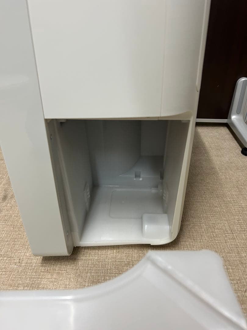 SHARP シャープ　衣類乾燥　除湿機　CV-H180-WP