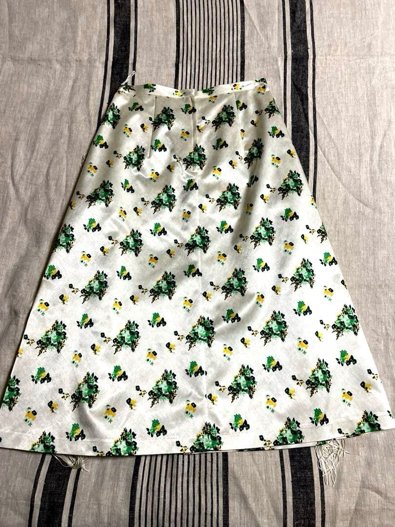 最終値下げ！TOGA PULLA トーガプルラ 花柄フレアスカート ホワイト