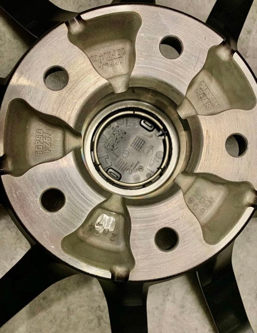 新車外し 日産 フェアレディZ RZ34 純正ホイール 19インチ